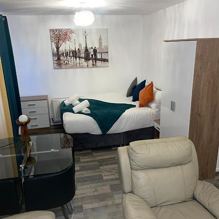 Private Room In London Enfield With Parking מראה חיצוני תמונה
