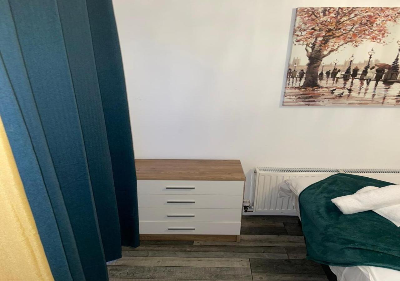 Private Room In London Enfield With Parking מראה חיצוני תמונה