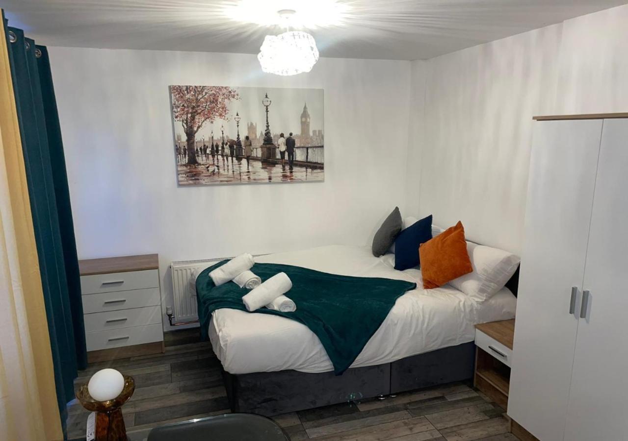 Private Room In London Enfield With Parking מראה חיצוני תמונה