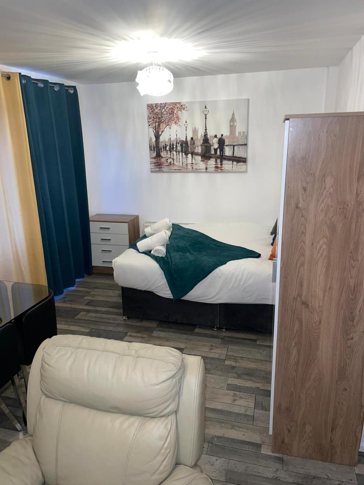 Private Room In London Enfield With Parking מראה חיצוני תמונה